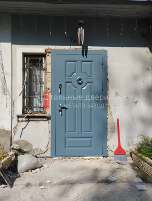 Фото установленной двери №402 в Краснозаводске