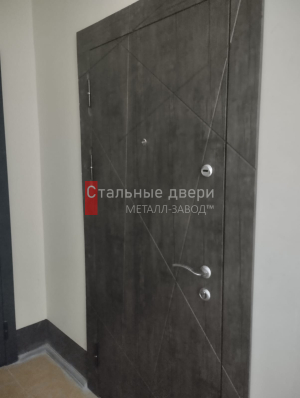 Фото установленной двери №414 в Краснозаводске