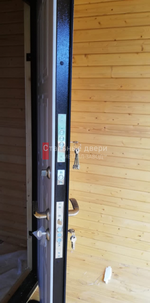 Фото установленной двери №136 в Краснозаводске