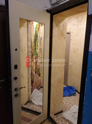 Фото установленной двери №215 в Краснозаводске