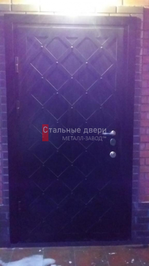 Фото установленной двери №158 в Краснозаводске