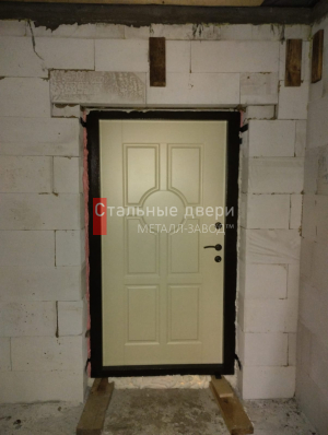 Фото установленной двери №383 в Краснозаводске