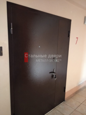 Фото установленной двери №240 в Краснозаводске
