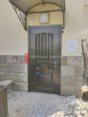 Фото установленной двери №401 в Краснозаводске