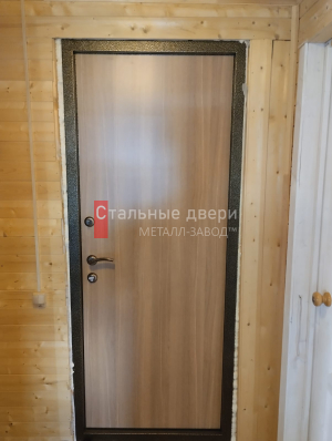 Фото установленной двери №423 в Краснозаводске