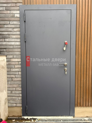 Фото установленной двери №298 в Краснозаводске