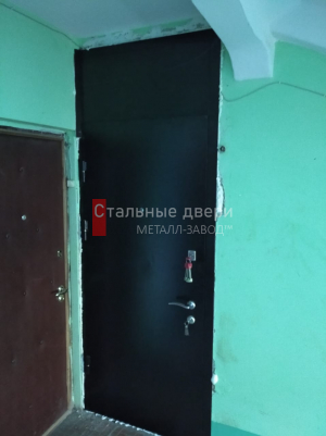 Фото установленной двери №237 в Краснозаводске