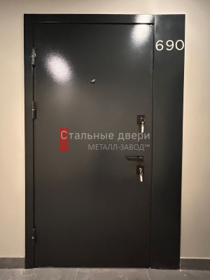 Фото установленной двери №311 в Краснозаводске